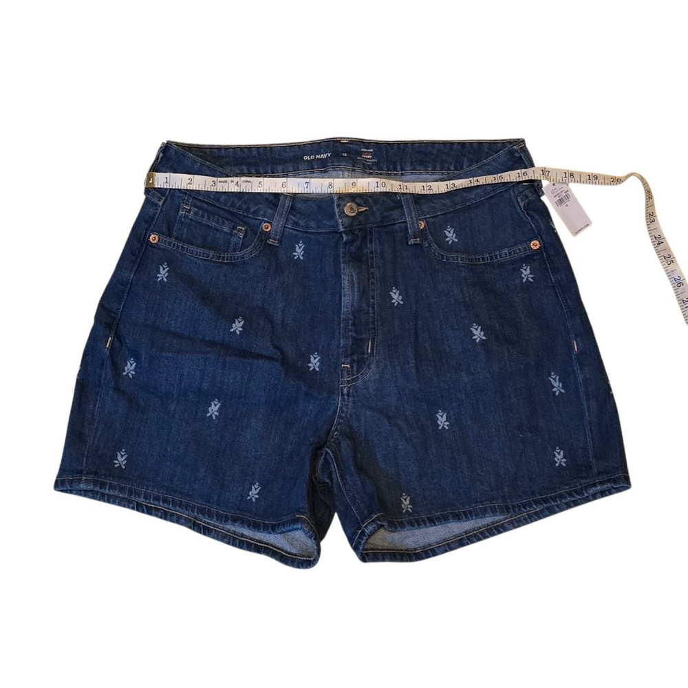 New Old Navy Blue Floral Embroidered High-Rise Curvy Jean Shorts Size 12 - Picture 2 of 6